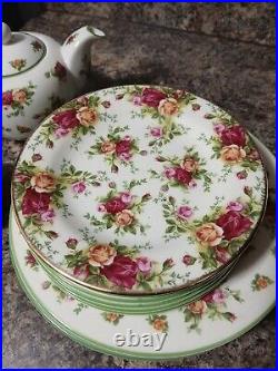 Vintage 1999 Royal Alberts Old Country Roses-17 Piece Set dinnerware