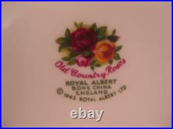 Vintage 20 Piece Setting Royal Albert Old Country Roses china Made England NOS