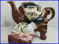 Vintage/ Rare ROYAL ALBERT ENGLAND OLD COUNTRY ROSES NOVELTY TEAPOT CHAIR
