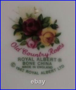 Vintage Royal Albert Bone China Old Country Roses 9 piece set