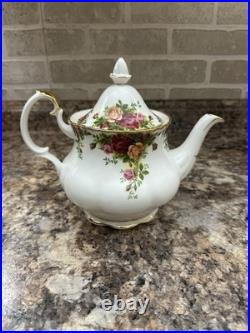Vintage Royal Albert Bone China Old Country Roses Tea Pot withTop