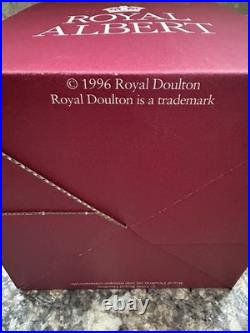 Vintage Royal Albert Bone China Old Country Roses Tea Pot withTop