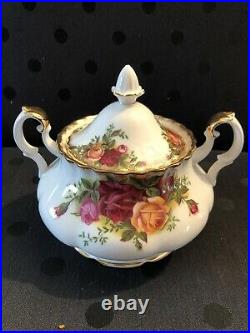 Vintage Royal Albert Old Country Rose 46 Piece Set. Service For 8