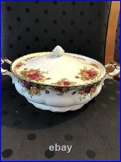 Vintage Royal Albert Old Country Rose 46 Piece Set. Service For 8