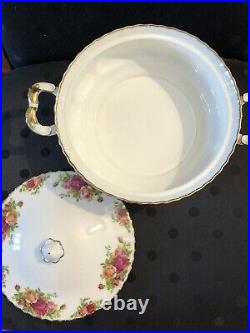 Vintage Royal Albert Old Country Rose 46 Piece Set. Service For 8