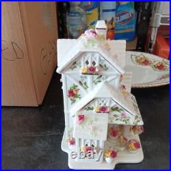 Vintage Royal Albert Old Country Rose Porcelain Lighted Flower Shoppe