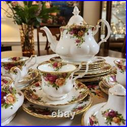 Vintage Royal Albert Old Country Roses 1962 (22pieces) Set of 4 Great Condition