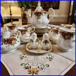 Vintage Royal Albert Old Country Roses 1962 (22pieces) Set of 4 Great Condition