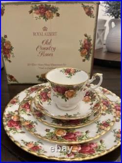Vintage Royal Albert Old Country Roses 20pc Bone China Dinner Set England 1962