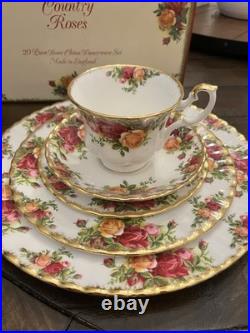 Vintage Royal Albert Old Country Roses 20pc Bone China Dinner Set England 1962