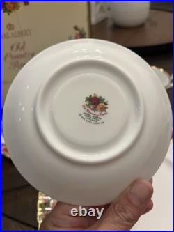 Vintage Royal Albert Old Country Roses 20pc Bone China Dinner Set England 1962 Vintage Royal Albert Old Country Roses 20pc Bone China Dinner Set England 1962