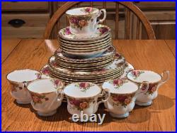 Vintage Royal Albert Old Country Roses 30 Pc Dinner Set Service for 6 England