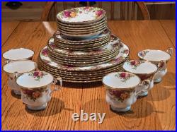 Vintage Royal Albert Old Country Roses 30 Pc Dinner Set Service for 6 England Vintage Royal Albert Old Country Roses 30 Pc Dinner Set Service for 6 England