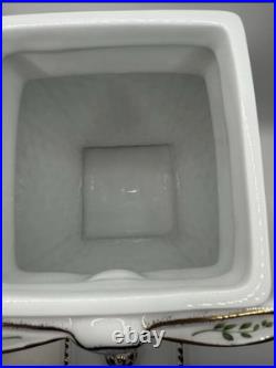 Vintage Royal Albert Old Country Roses Cookie Jar Biscuit Basketweave with lid