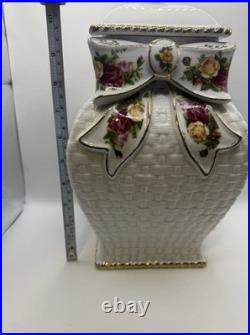Vintage Royal Albert Old Country Roses Cookie Jar Biscuit Basketweave with lid