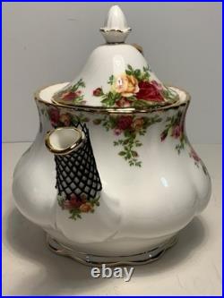 Vintage Royal Albert Old Country Roses England Teapot 8.5 in