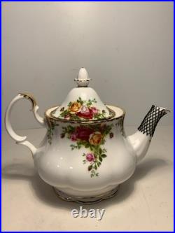 Vintage Royal Albert Old Country Roses England Teapot 8.5 in