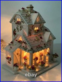 Vintage Royal Albert Old Country Roses Lighted Electric Flower Shoppe 8.5 in