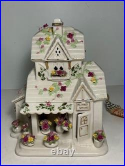 Vintage Royal Albert Old Country Roses Lighted Electric Flower Shoppe 8.5 in