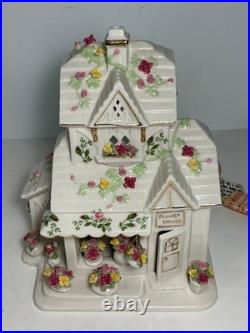 Vintage Royal Albert Old Country Roses Lighted Electric Flower Shoppe 8.5 in