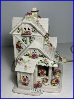 Vintage Royal Albert Old Country Roses Lighted Electric Flower Shoppe 8.5 in
