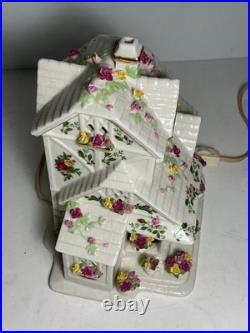 Vintage Royal Albert Old Country Roses Lighted Electric Flower Shoppe 8.5 in