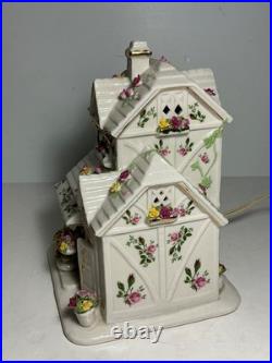 Vintage Royal Albert Old Country Roses Lighted Electric Flower Shoppe 8.5 in