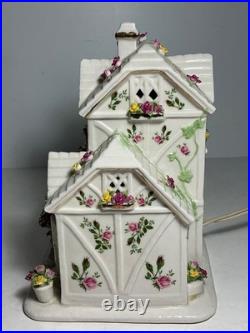 Vintage Royal Albert Old Country Roses Lighted Electric Flower Shoppe 8.5 in