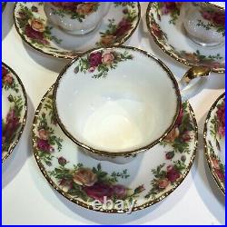 Vintage Royal Albert Old Country Roses Tea Cup and Saucer Set Bone China England