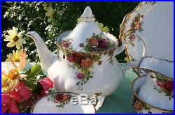 Vintage Royal Albert Old Country Roses Tea Set for 8 (28 Pieces) Inc Tea Pot